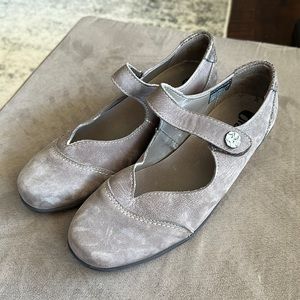 Umberto Raffini Dress Shoes Women's Bethany Gray Nubuck Size  EU 40